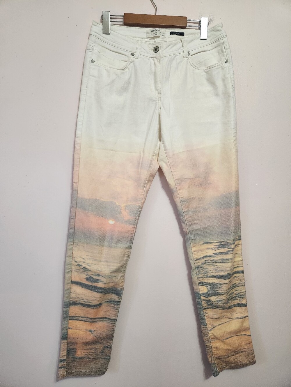 Sandwich_ Aesthetic Sunset Ocean Wave Print White Denim Skinny Jeans Size 30